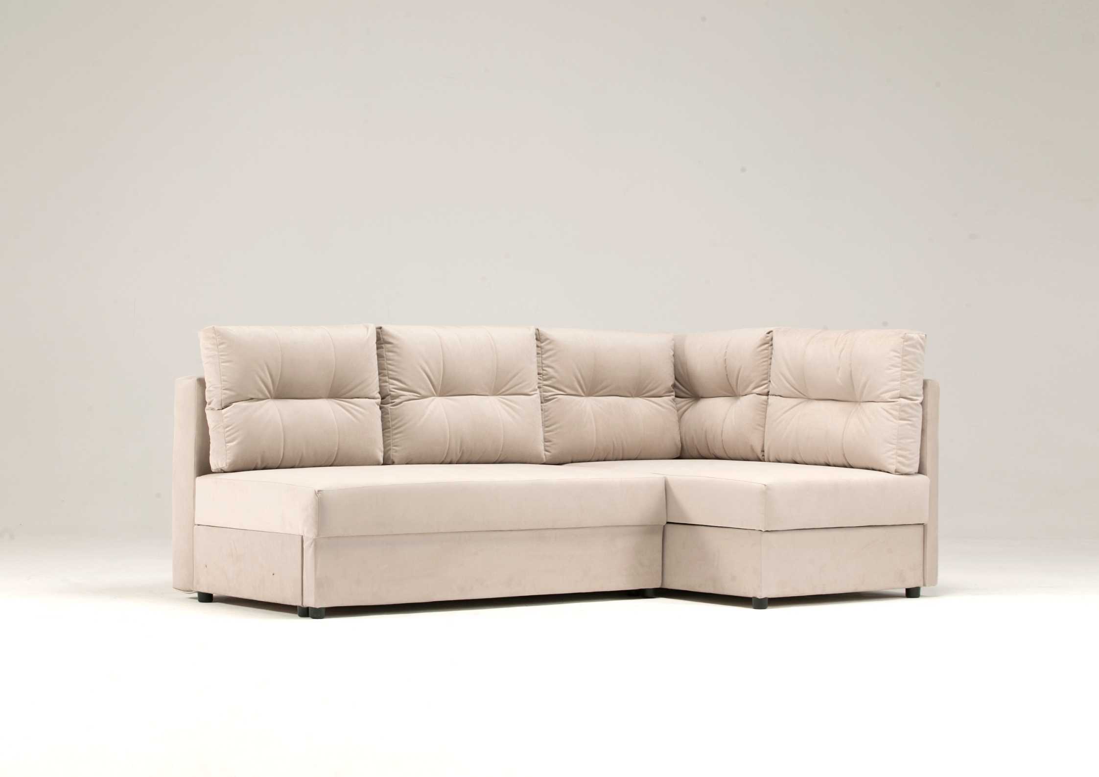 Mały narożnik z pikowanymi poduszkami beżowy